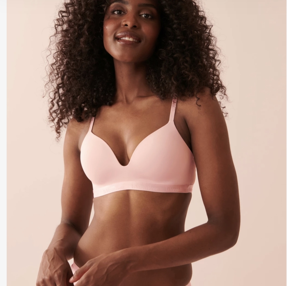 BNWOT Lightly Lined Wireless Bra